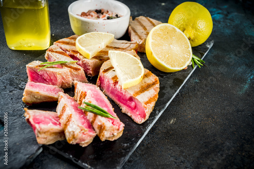 Grilled tuna fish steaks