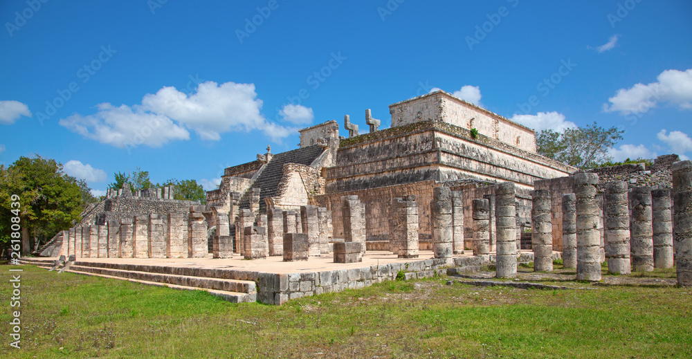 Naklejka premium Chichen-Itza
