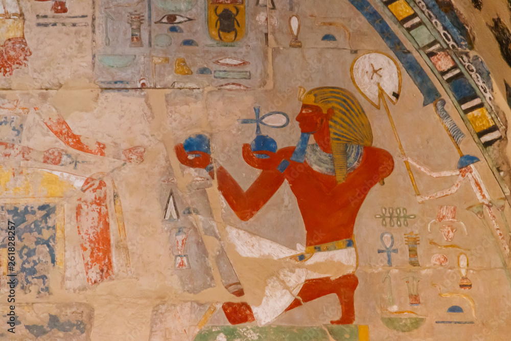 Φωτογραφία Ancient egyptian painting at the Mortuary Temple of Hatshepsut in Luxor, Egypt