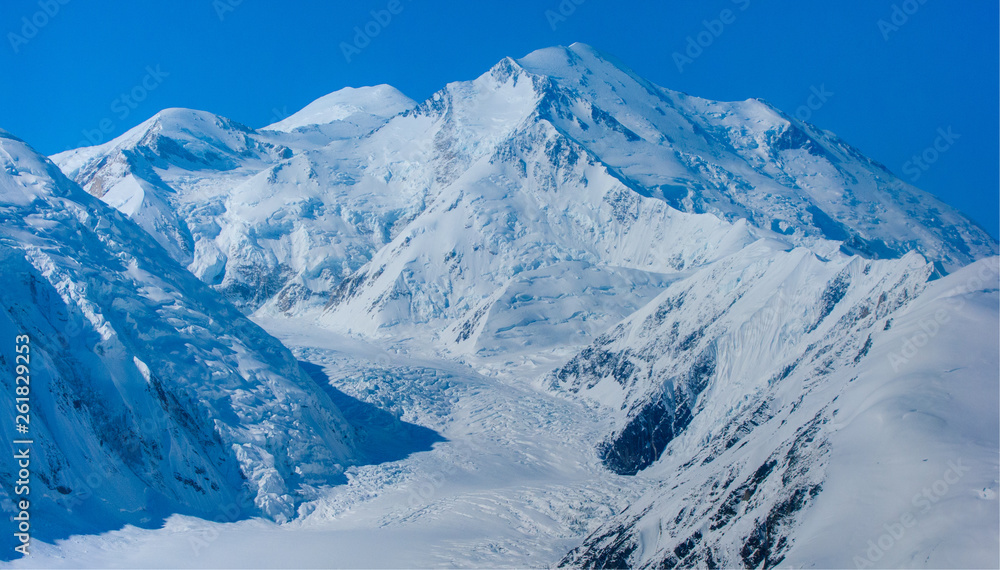 Fototapeta premium Head of the Muldrow Glacier, Denali