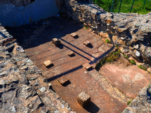 hypocauste, chauffage central de l'époque romaine photo