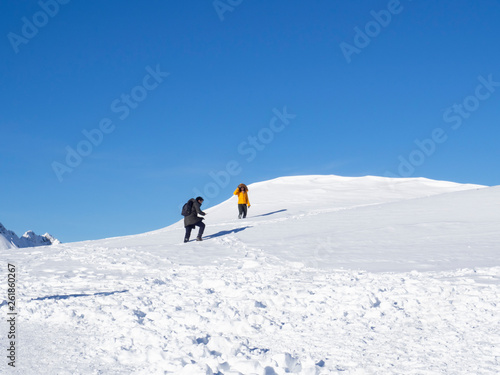 Disfrutando de vacaciones en las montañas del Nordkette en Innsbruck Austria, invierno de 2018