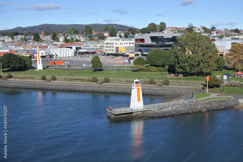 Φωτογραφία Aerial landscape view of Mersey River and Devonport city Tasmania Australia