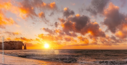 Klippen von Etretat bei Sonnenuntergang
