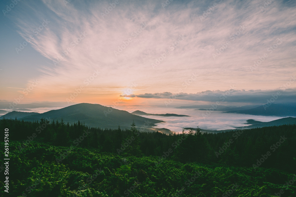 Obraz premium Panorama mountain landscape at sunset