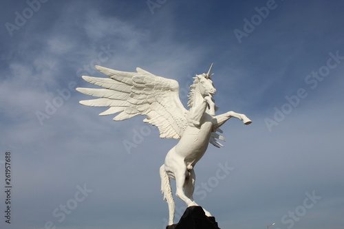 Obraz na plátně flying horse pegasus