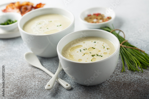 Creamy asparagus soup
