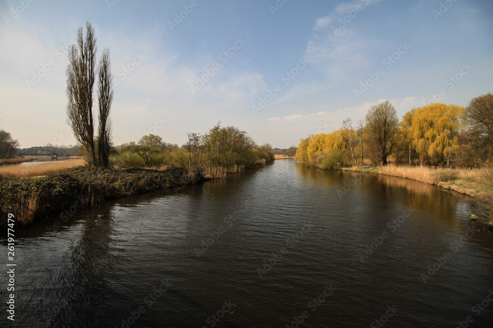 Fototapeta premium Frühling an der Trave bei Lübeck
