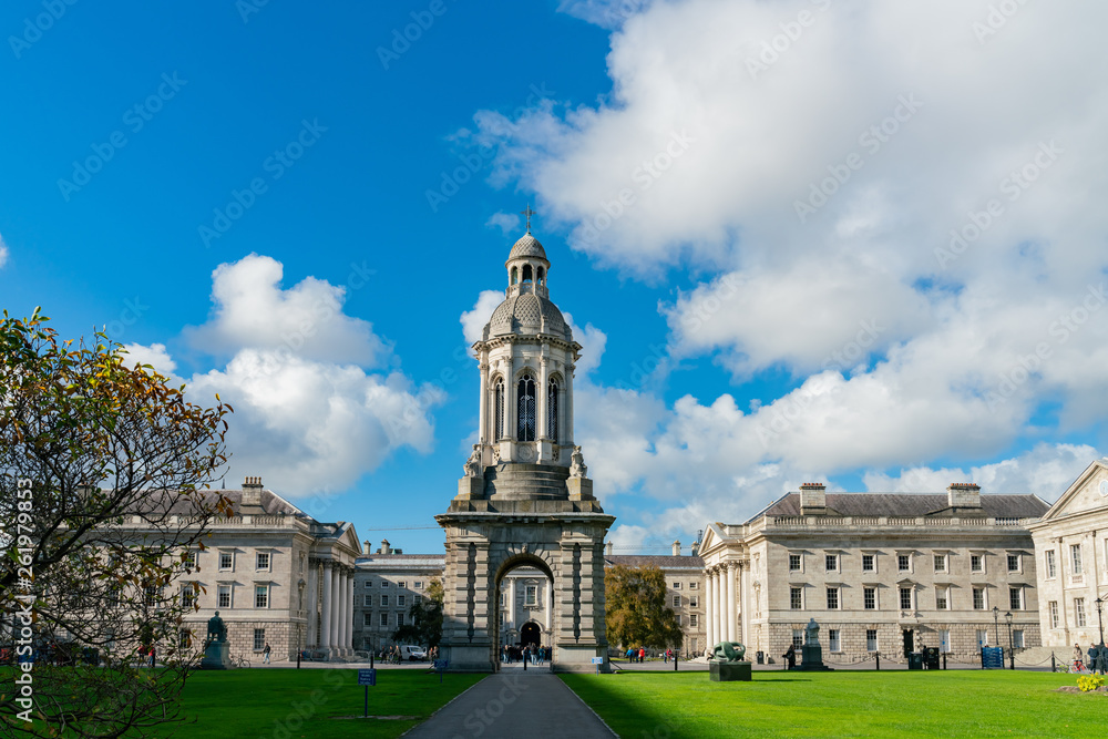Obraz premium The Campanile of Trinity College