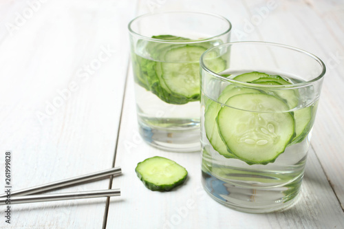  water with cucumber in glass