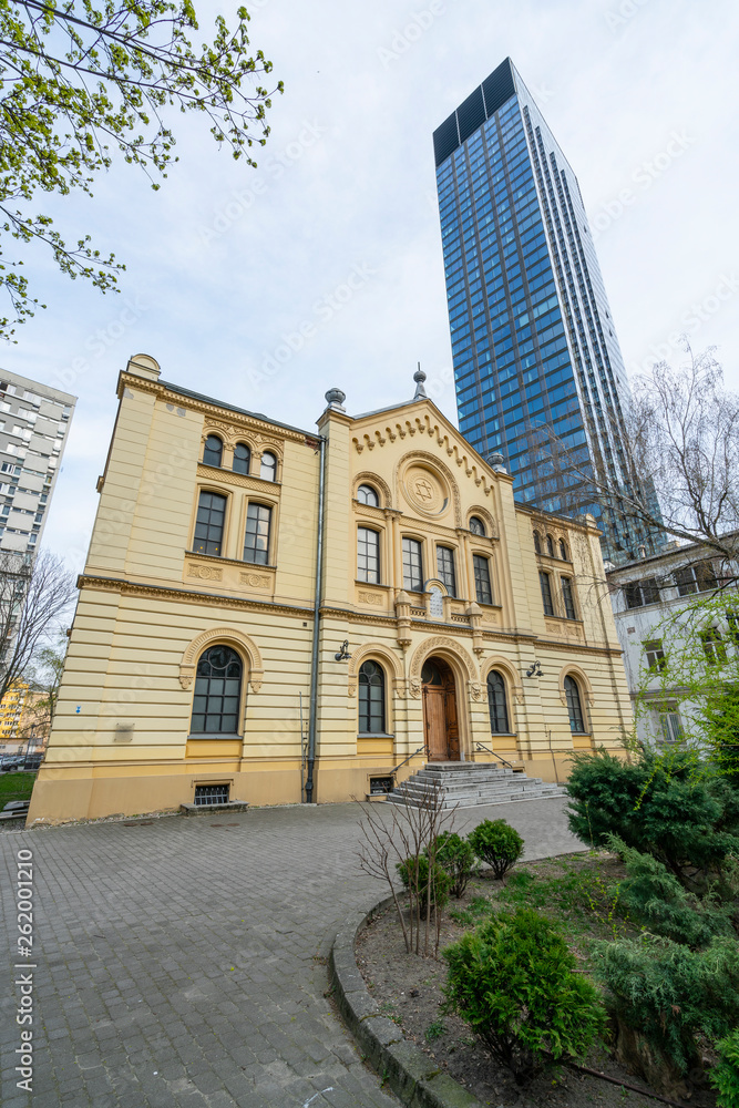 the synagogue in Warsaw