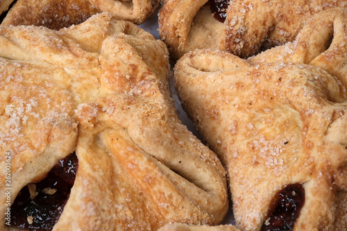 Shortbread cakes with cherry filling