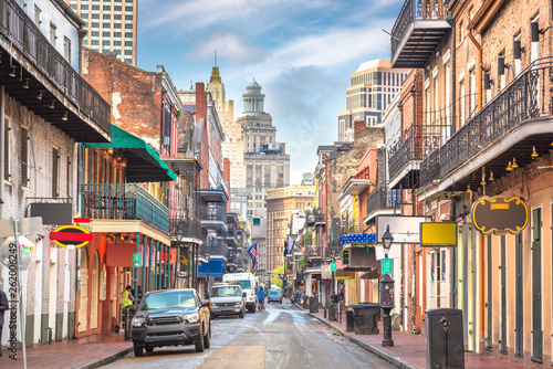 Tableau sur toile Bourbon Street, New Orleans, Louisiana, USA