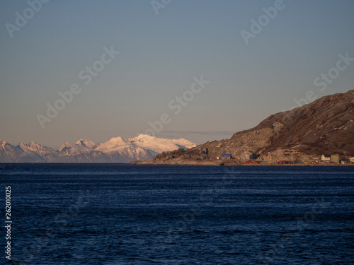 meer berge norwegen