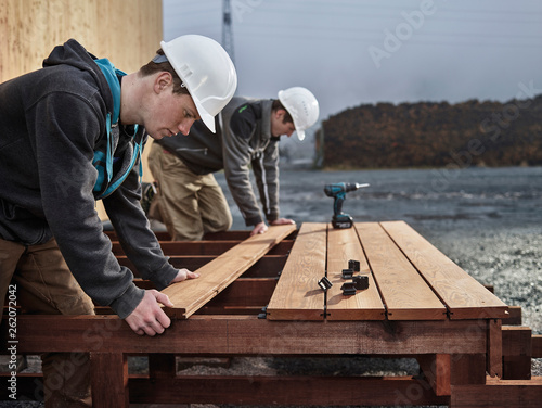 Wallpaper Mural Men flooring decking board Torontodigital.ca