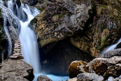 Quadro em tela Wasserfall am Wildbach