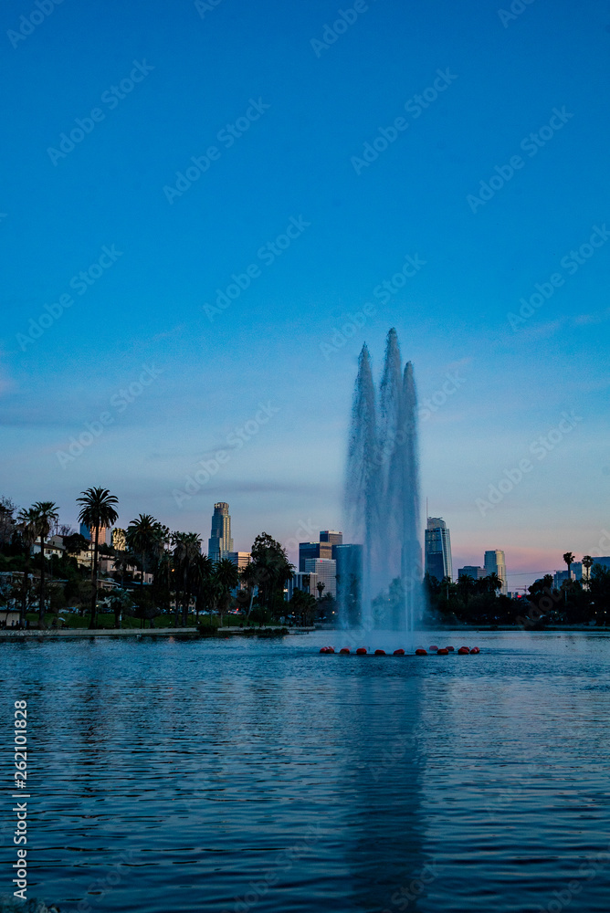 Fototapeta premium Echo Park Fountain at Sunset