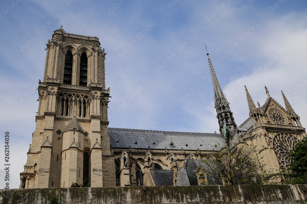 Catedral de Notre Dame desde el Sena