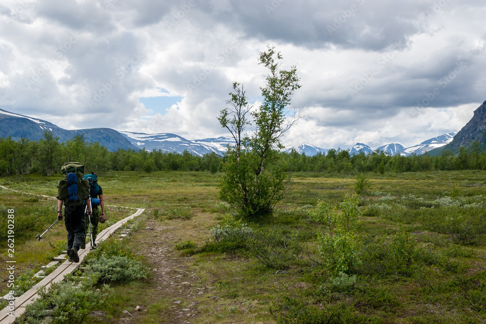 Obraz premium hiking in the swedish mountains