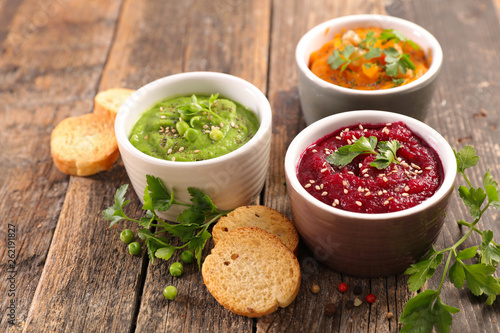 dippping sauce with bread toast