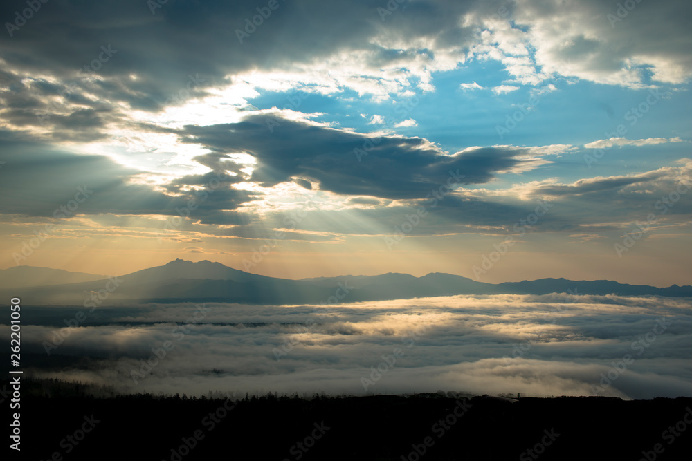 斜里岳と眼下に広がる雲海
