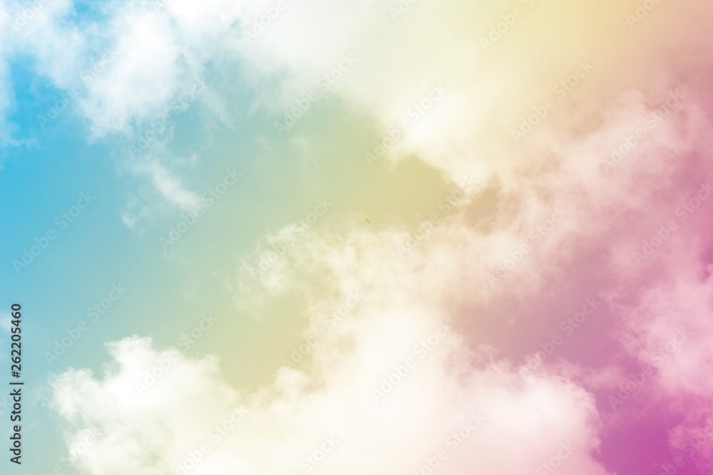 A soft fog cloud background whith a pastel colored orenge to blue gradient