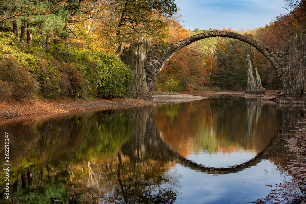 Herbststimmung an der Rakotzbrücke