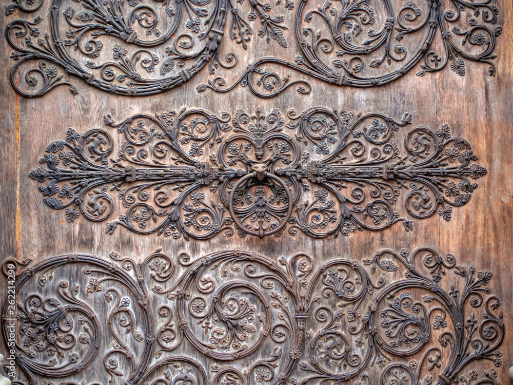 Fototapeta premium Main entrance door of Notre dame de Paris