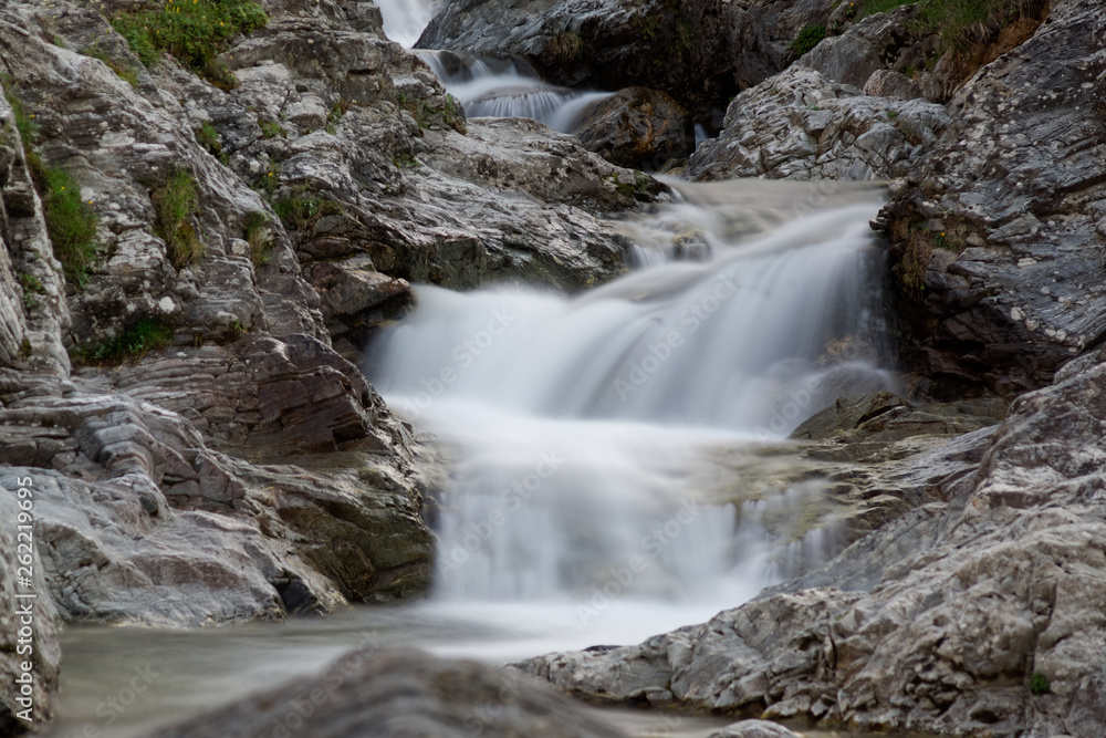 Fototapeta premium Cascade dans les Pyrénées