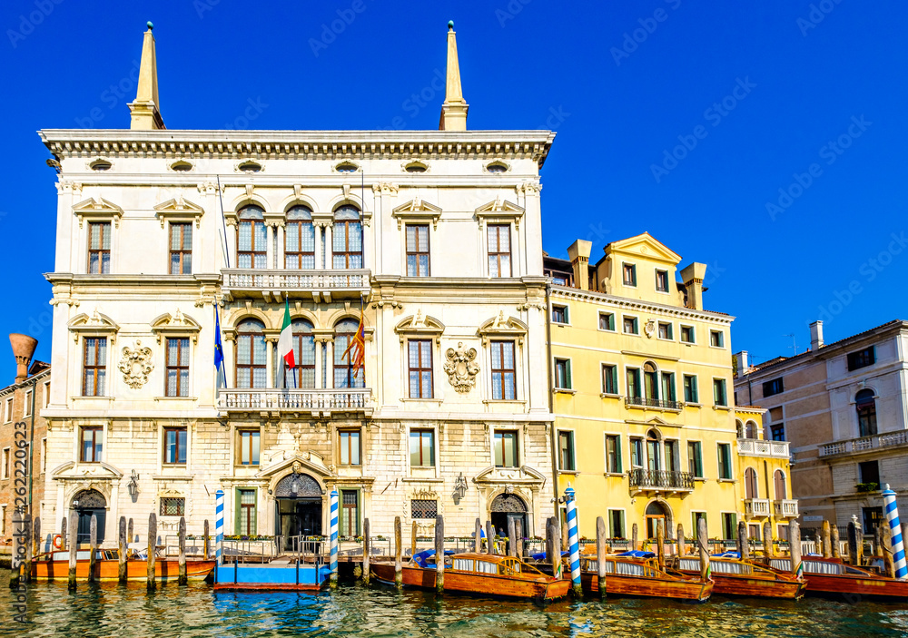 Naklejka premium canal in venice - italy