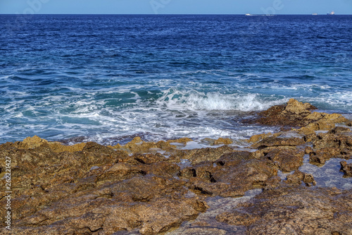 Obraz na płótnie Sea stones rocks washed by sea in Bugibba, Malta w salonie