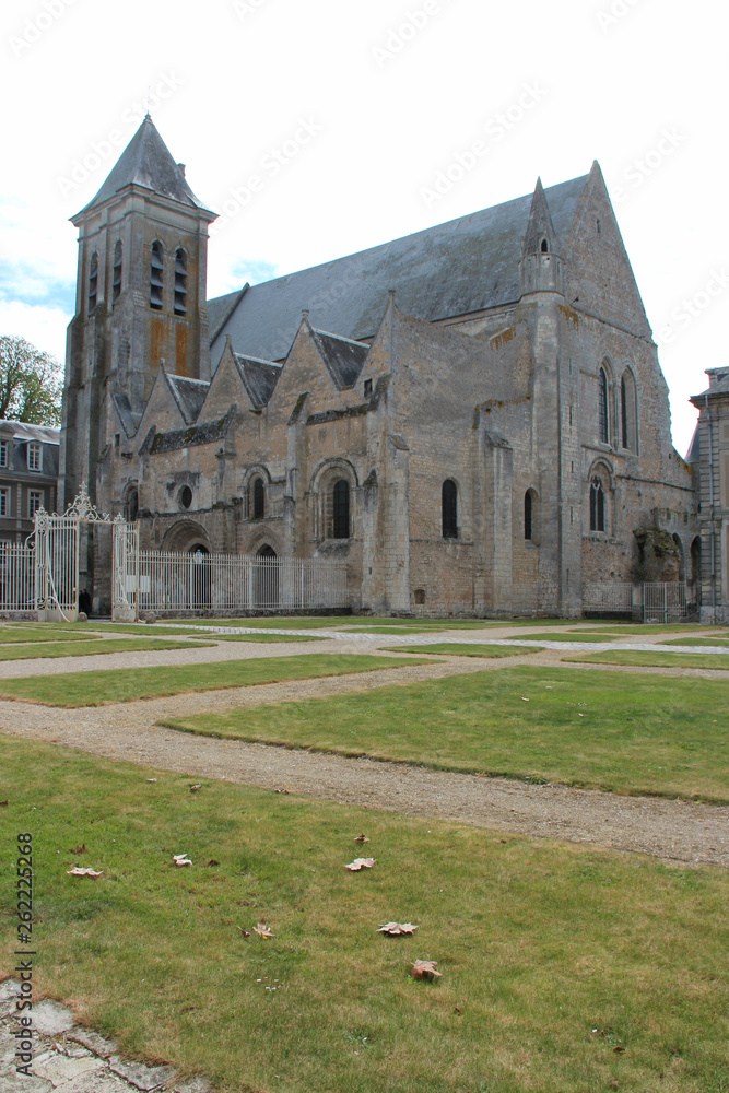 the madeleine church in châteaudun (france)