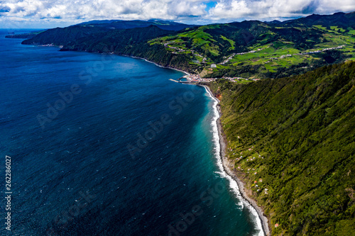 Die Azoren aus der Luft - Sao Miguel  Landschaften  K  sten  Meer und Felsen