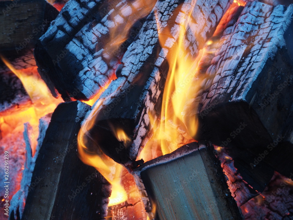 Fototapeta premium Close to a colorful campfire