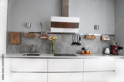perfectly clean kitchen