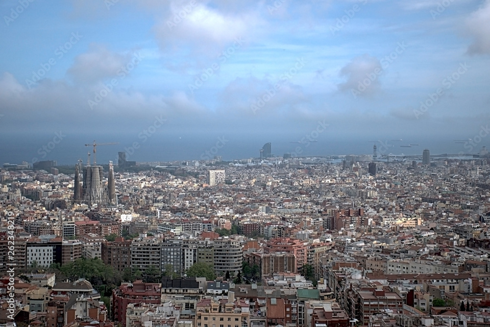 Panorámica de la ciudad de Barcelona. Pije urbano.