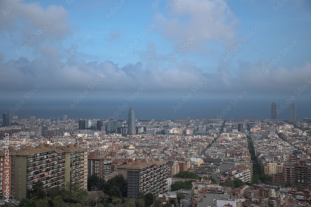 Panorámica de la ciudad de Barcelona. Pije urbano.