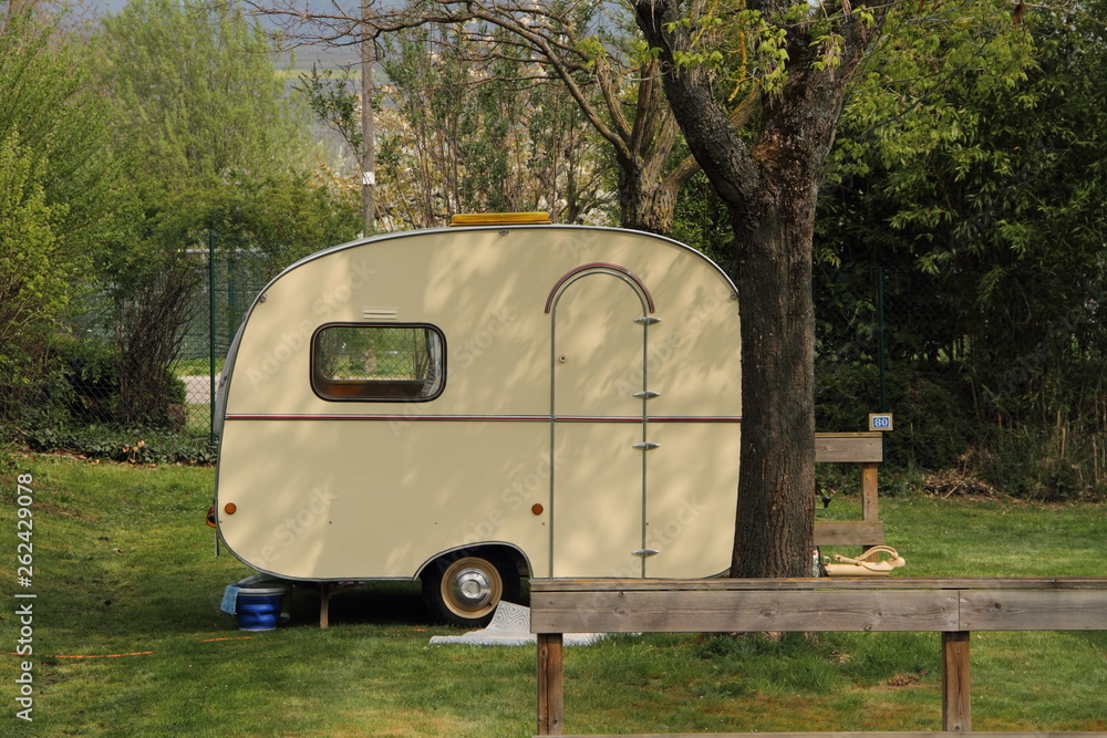 alter Wohnwagen Stock Photo Adobe Stock