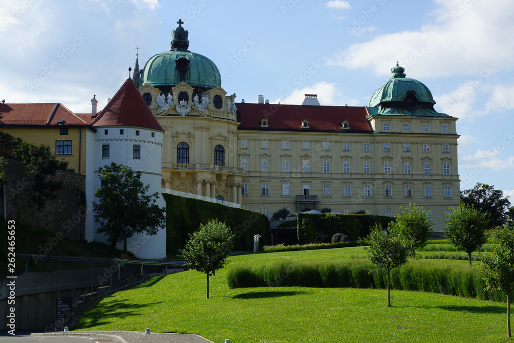 Fototapeta premium Beautiful building Vienna Austria