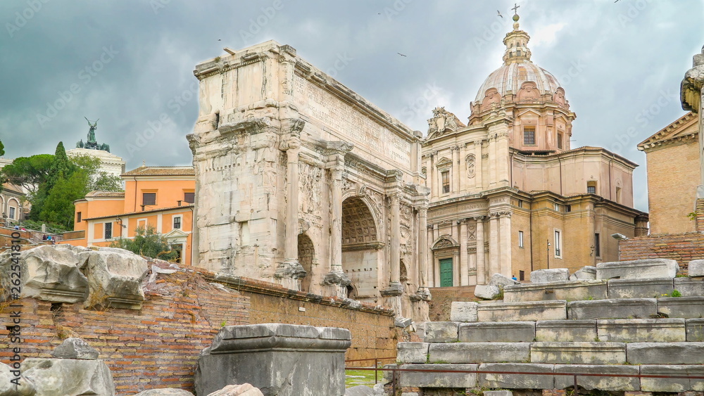 Fototapeta premium 16069_The_Arch_of_Septimius_Severus_in_Palatino_in_Rome_in_Italy.jpg