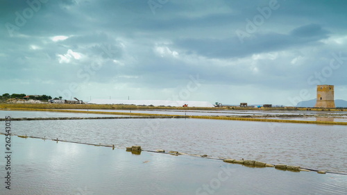 16372_The_big_wide_empty_fields_in_the_saltmine_area_in_Italy.jpg