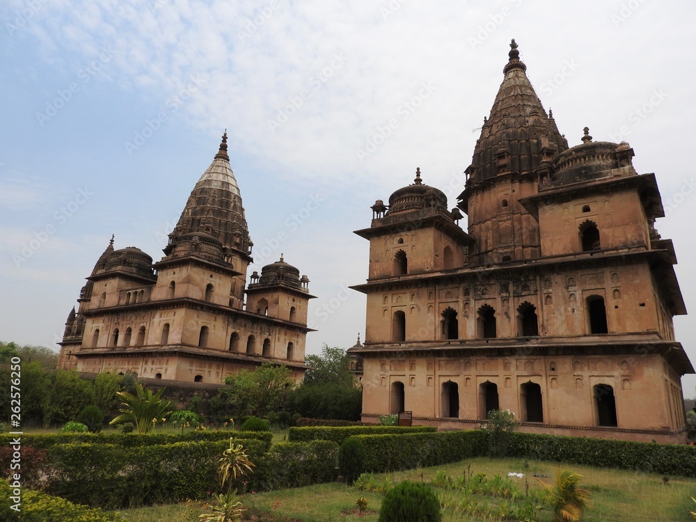 Obraz premium Palace temple complex in Orcha. Madhya Pradesh. India.