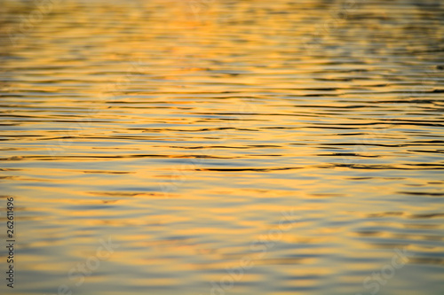 Sonnenuntergang im Wasser