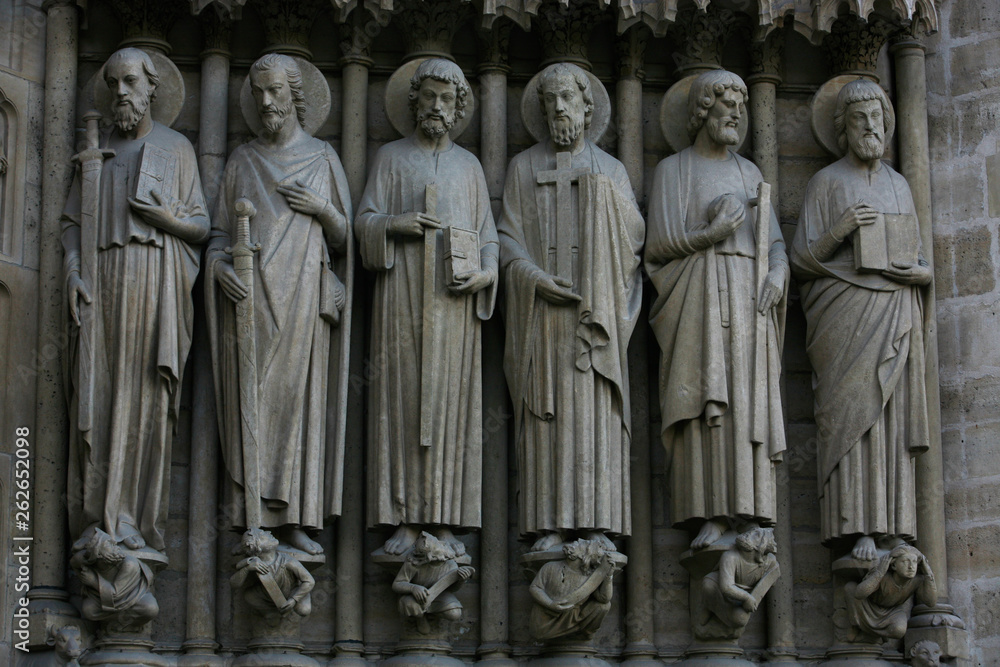 notre dame de paris in the beautiful city of paris france notre dame de paris in the beautiful city of paris france