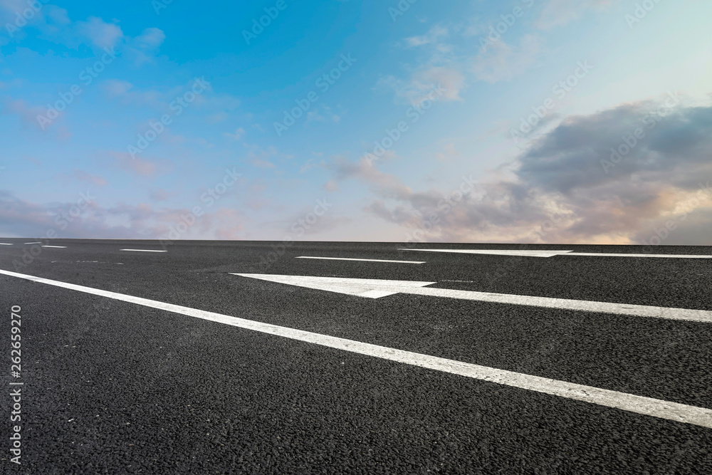 Fototapeta premium Road and Sky Landscape..
