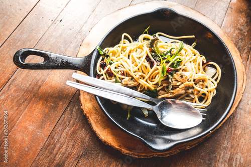 Spicy Spaghetti with Baby Clams photo