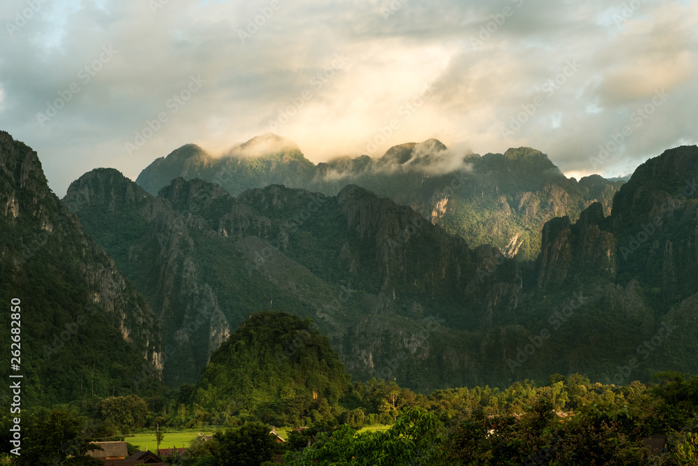 Fototapeta premium mist on the mountain