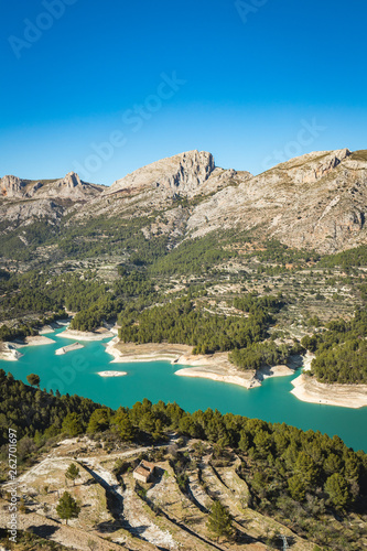 Wild nature with blue waters mountains and river near the castle of Guadalest in Alicante, Spain © Daniel Rodriguez