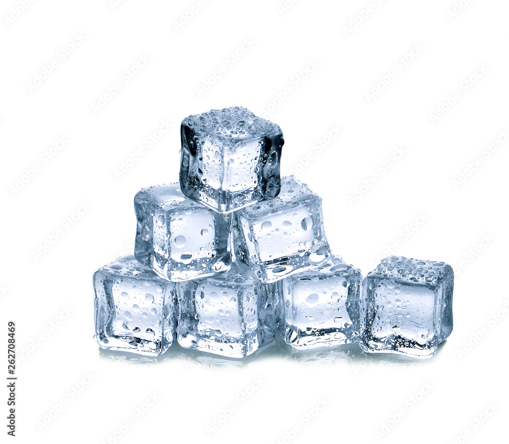 Obraz premium ice cubes on white background
