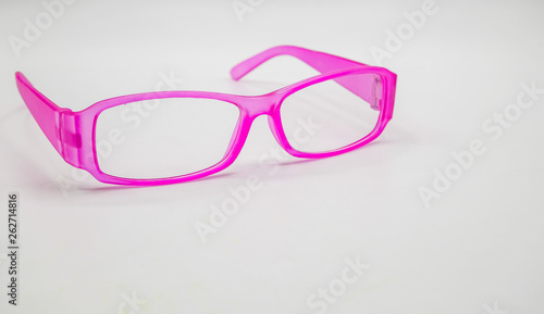 Round Glasses Women.Already used The image is sharp close.Is a good background.Suitable for use. 